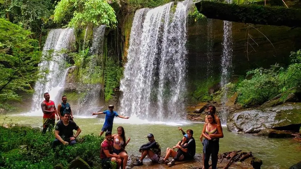 Caminata en cascadas y naturaleza